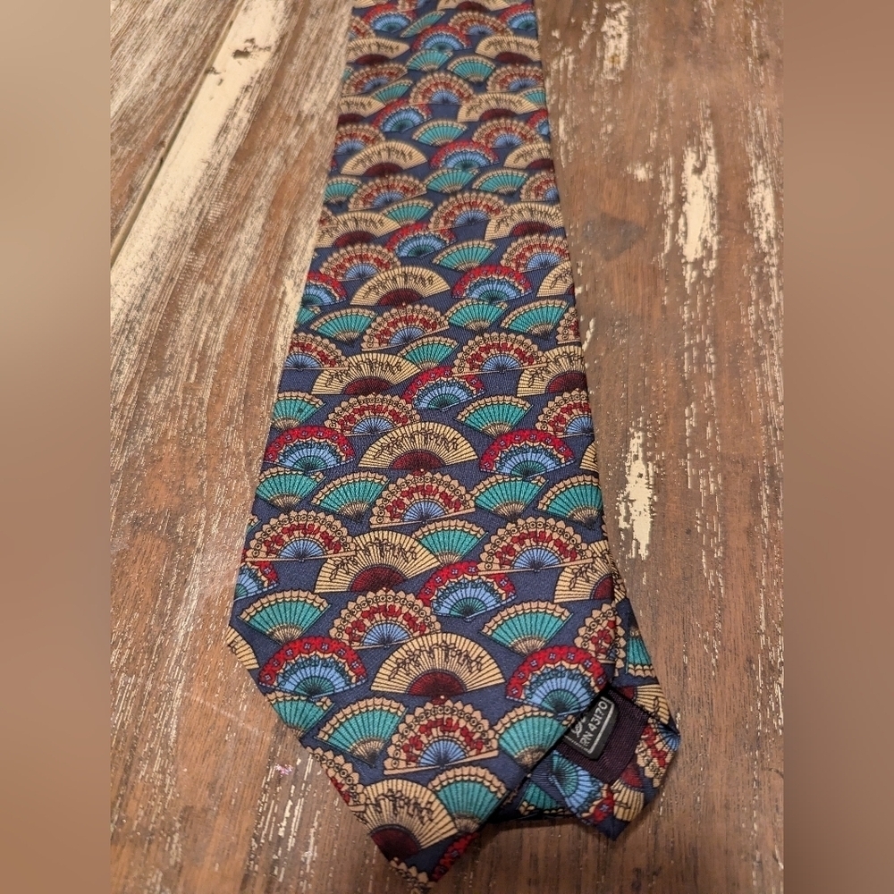 Geoffrey Beene Asian Fans printed 100% silk tie - Picture 6 of 6